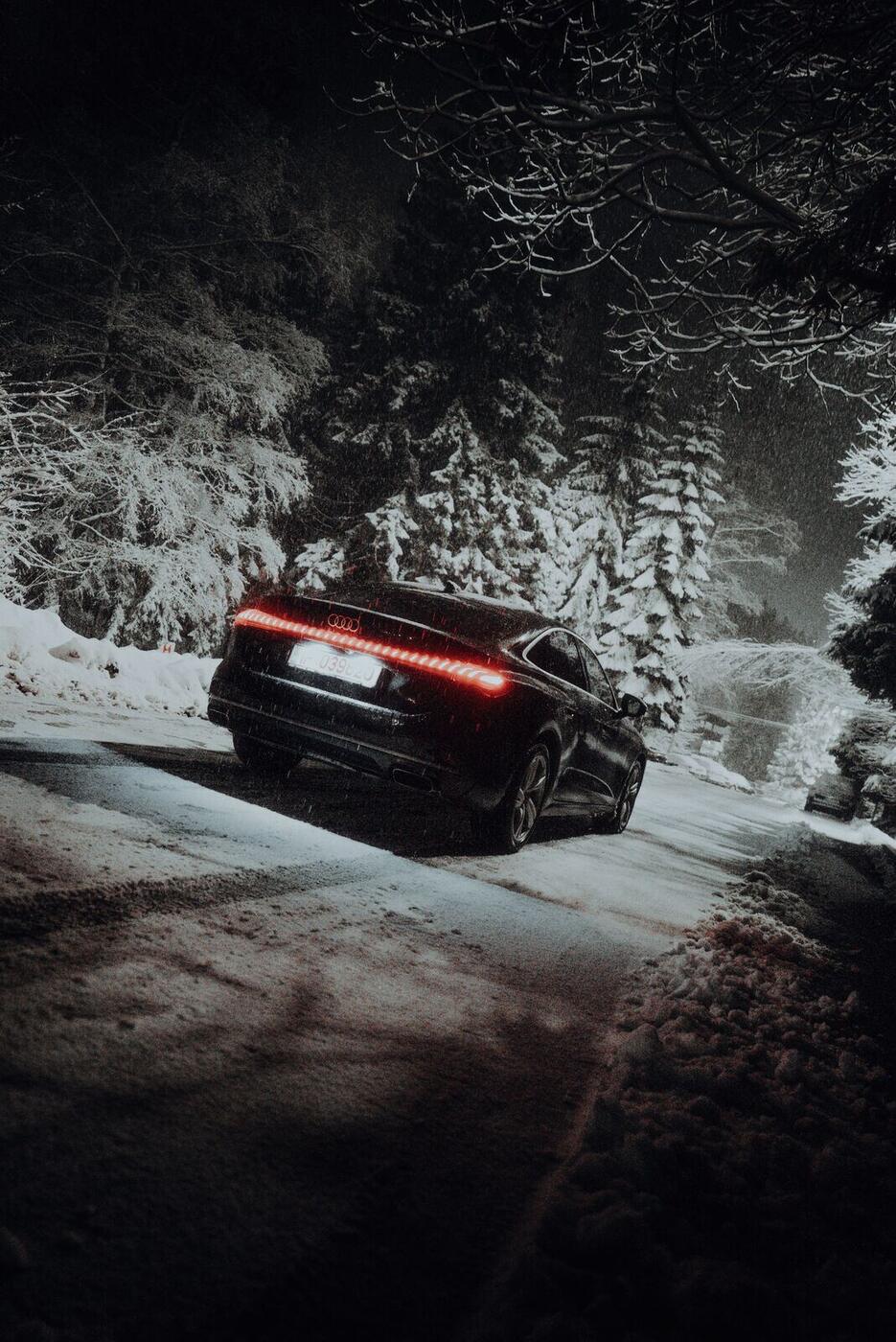 Audi A5 2025 in snow, frame 6