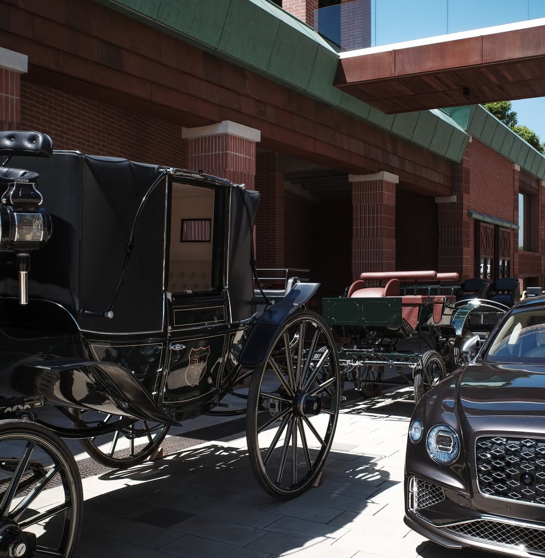 Bentley × carriage