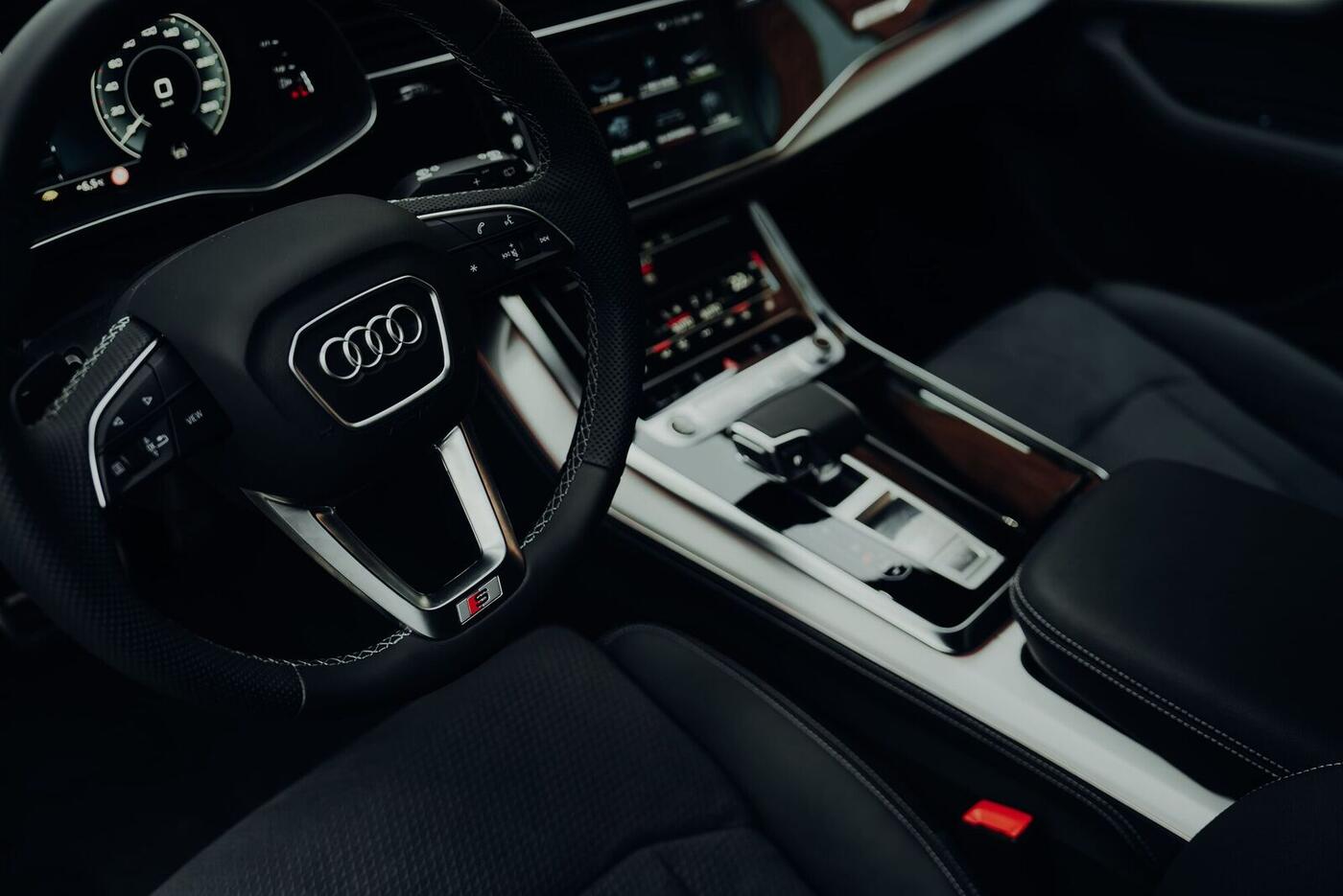 Audi Q8, frame 6