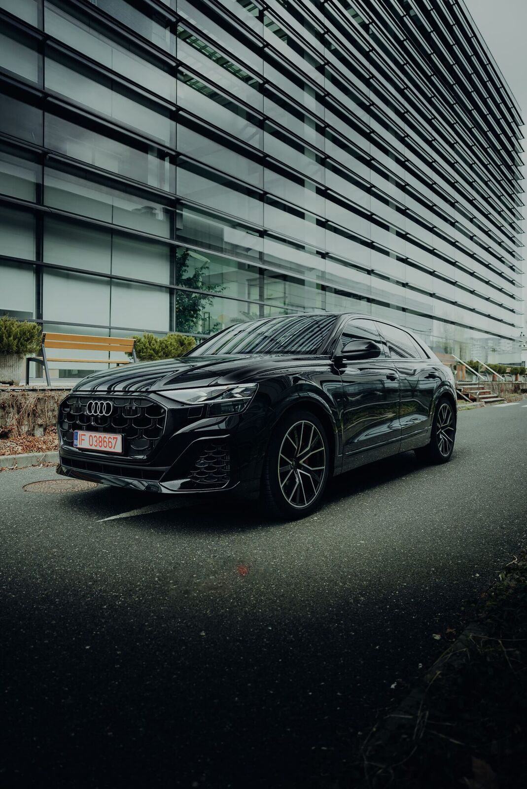 Audi Q8, portrait 1
